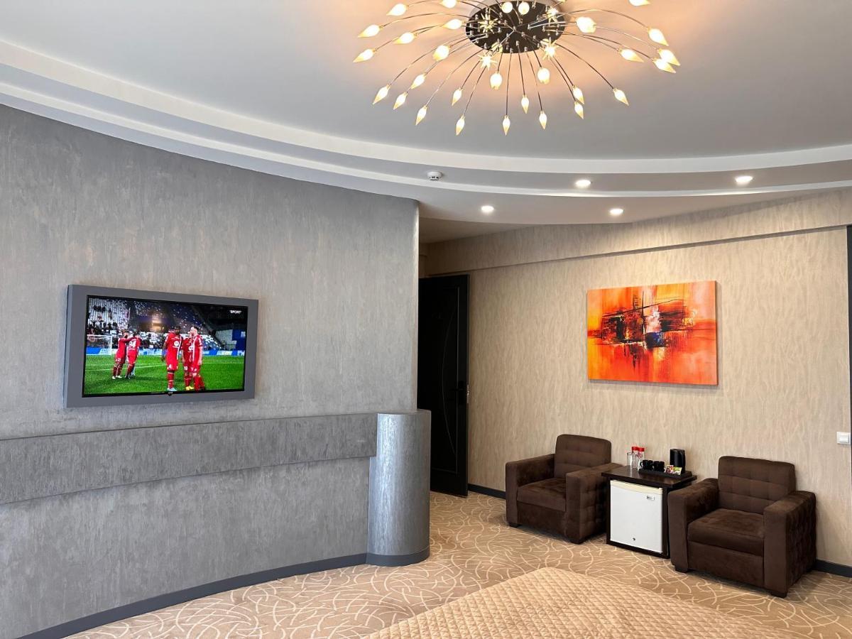 סמרקנד Astor Hotel מראה חיצוני תמונה